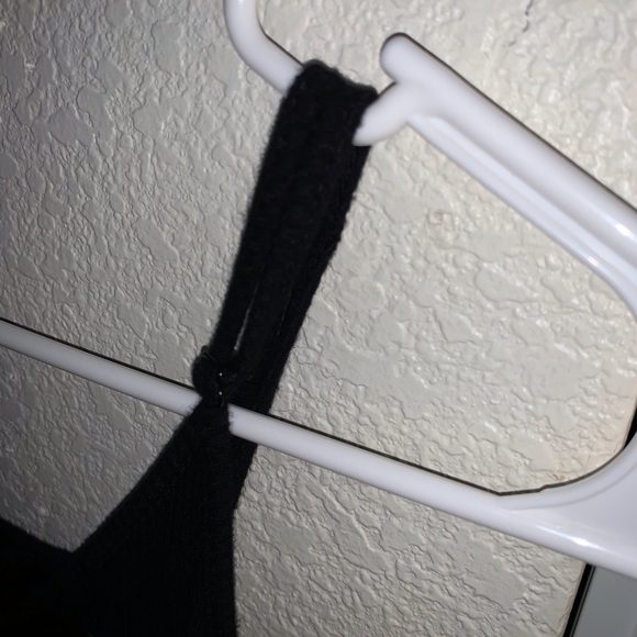 Black and white “mujer” strap crop top forever 21 - Picture 5 of 6